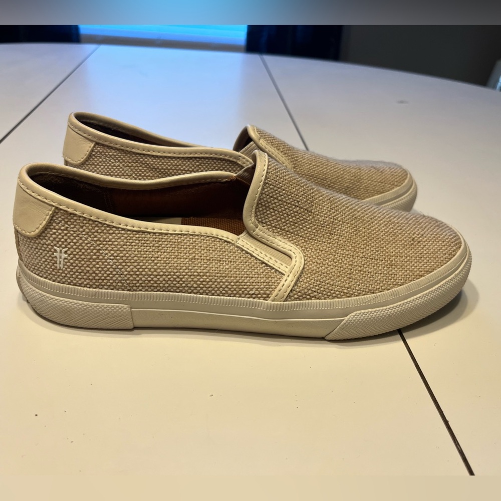 Frye slip on loafers women’s size 7 brown beige cream